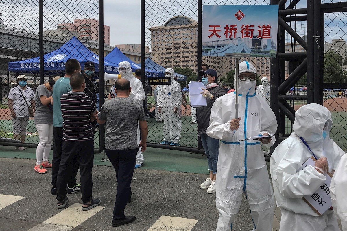 Tras un rebrote de COVID19, la ciudad china de Pekín endurece las medidas y no descarta un nuevo confinamiento tras-un-rebrote-de-covid19-la-ciudad-china-de-pekin-endurece-las-medidas-y-no-descarta-un-nuevo-confinamiento